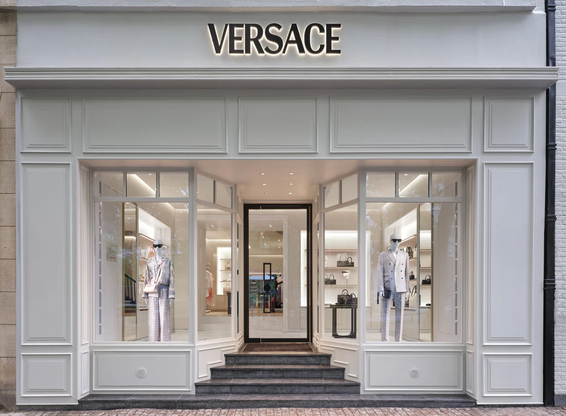 10 Best Fashion Brands in the World - Versace: Italian glamour brand famous for bold prints, the Medusa logo, and extravagant red-carpet fashion.