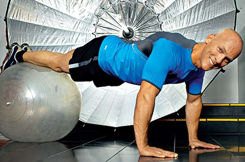 David Kirsch guiding intense session – 10 Most Expensive Personal Trainers with a focus on body transformation.