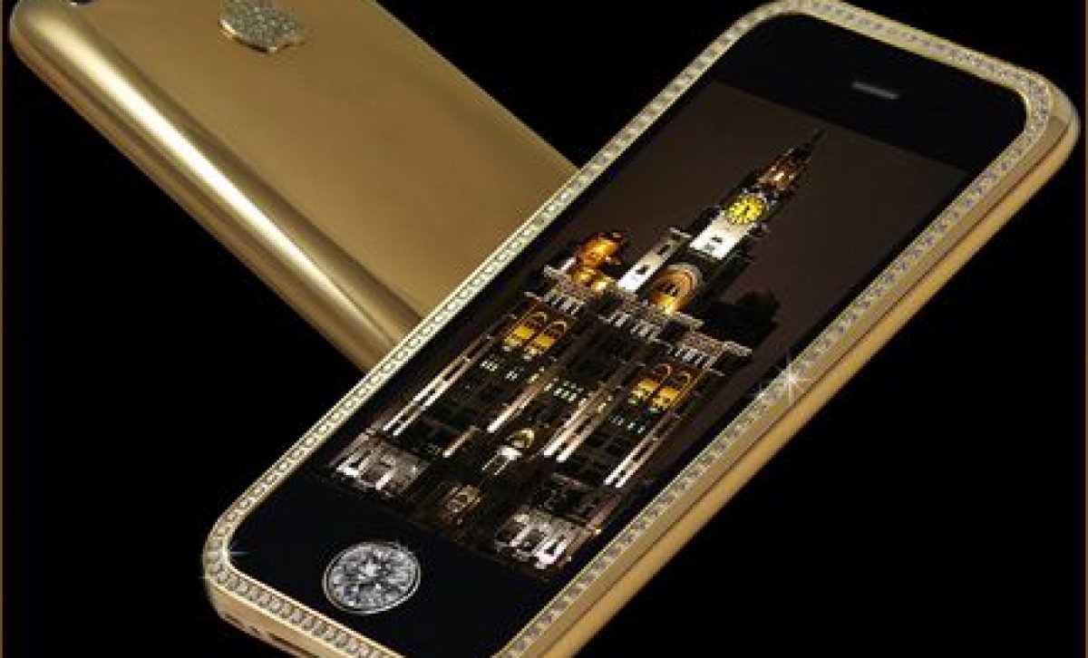 Goldstriker iPhone 3GS Supreme from the 10 most expensive phones in the world, crafted with 22k gold and 136 flawless diamonds.