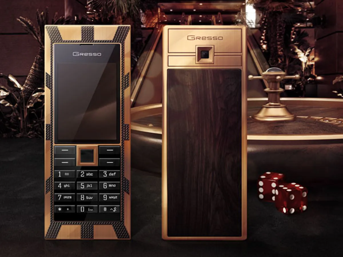 Gresso Luxor Las Vegas Jackpot in the 10 most expensive phones in the world, featuring African blackwood and solid gold.