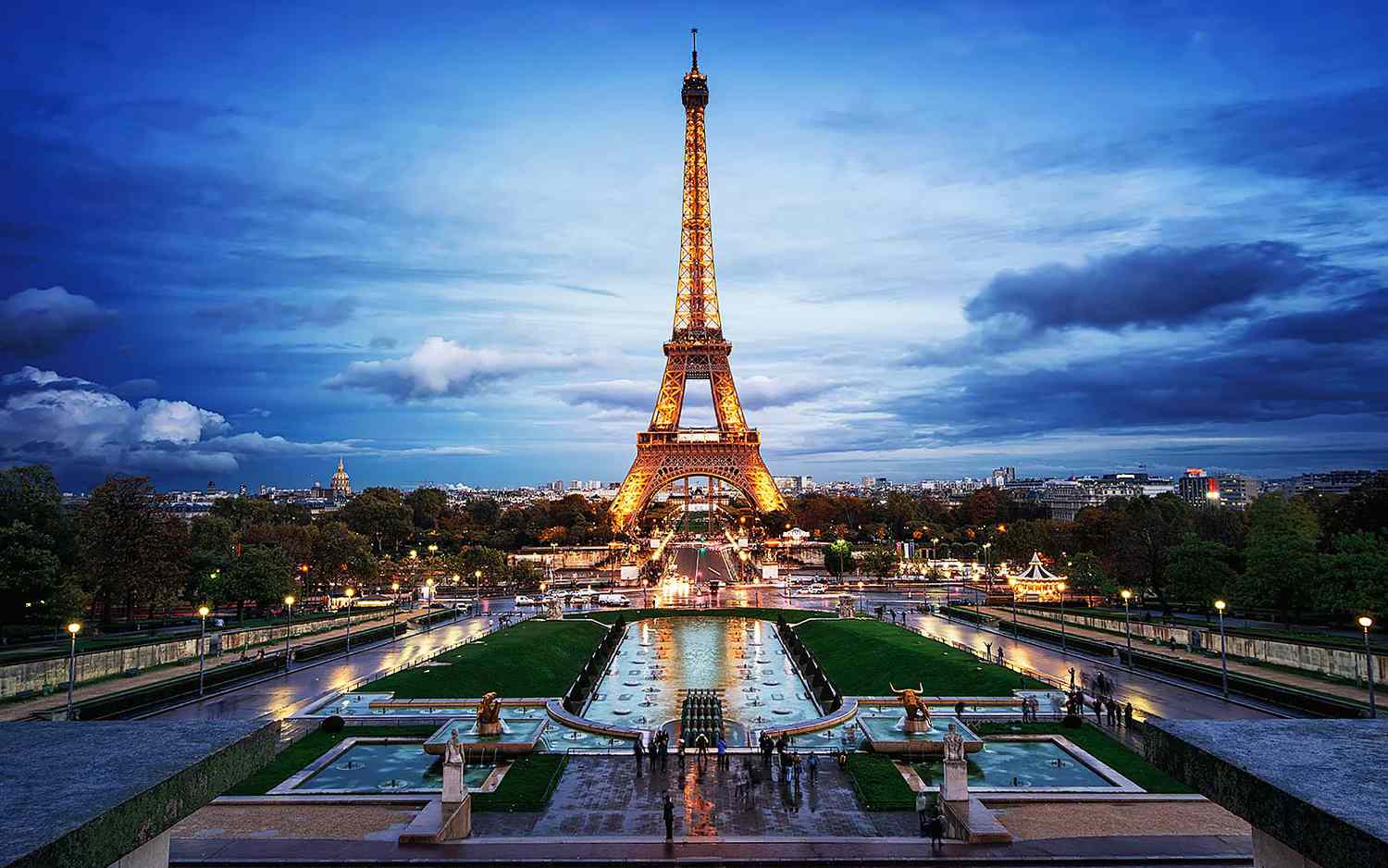 10 Top Cities in the World - Eiffel Tower and Parisian streets showcasing romance, fashion, and historic charm.