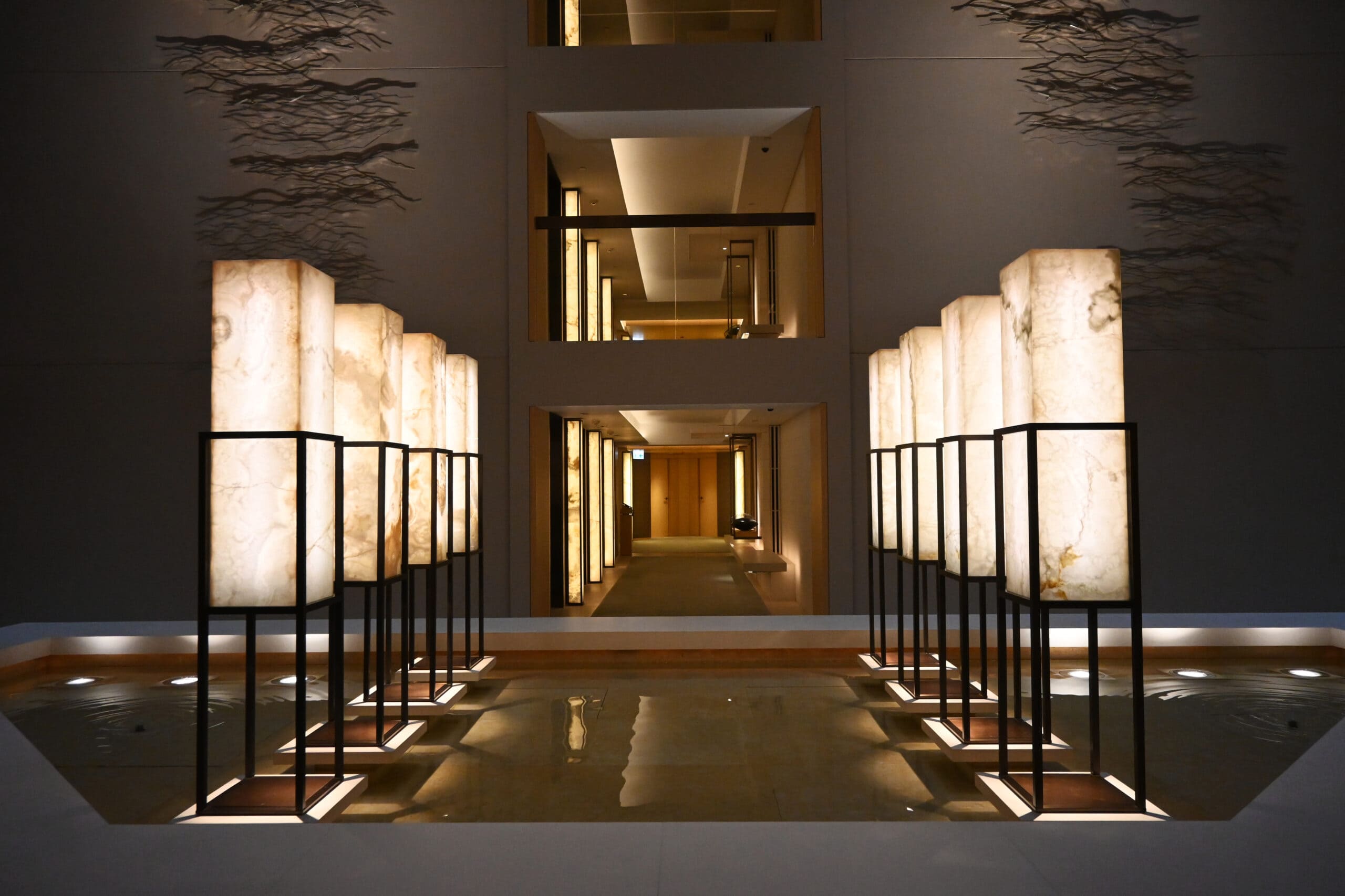 Explore the 10 Most Famous Luxury Hotels in the world featuring iconic views, lavish amenities, and extraordinary travel experiences.