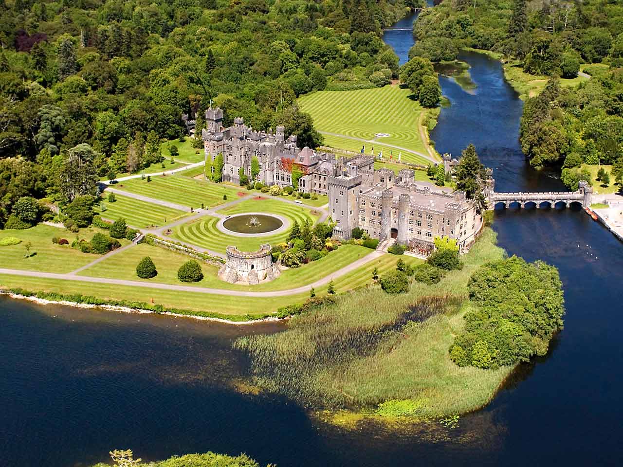 Ashford Castle Ireland – Royal castle stay featured in the 10 Most Famous Luxury Hotels list for a fairy-tale escape.