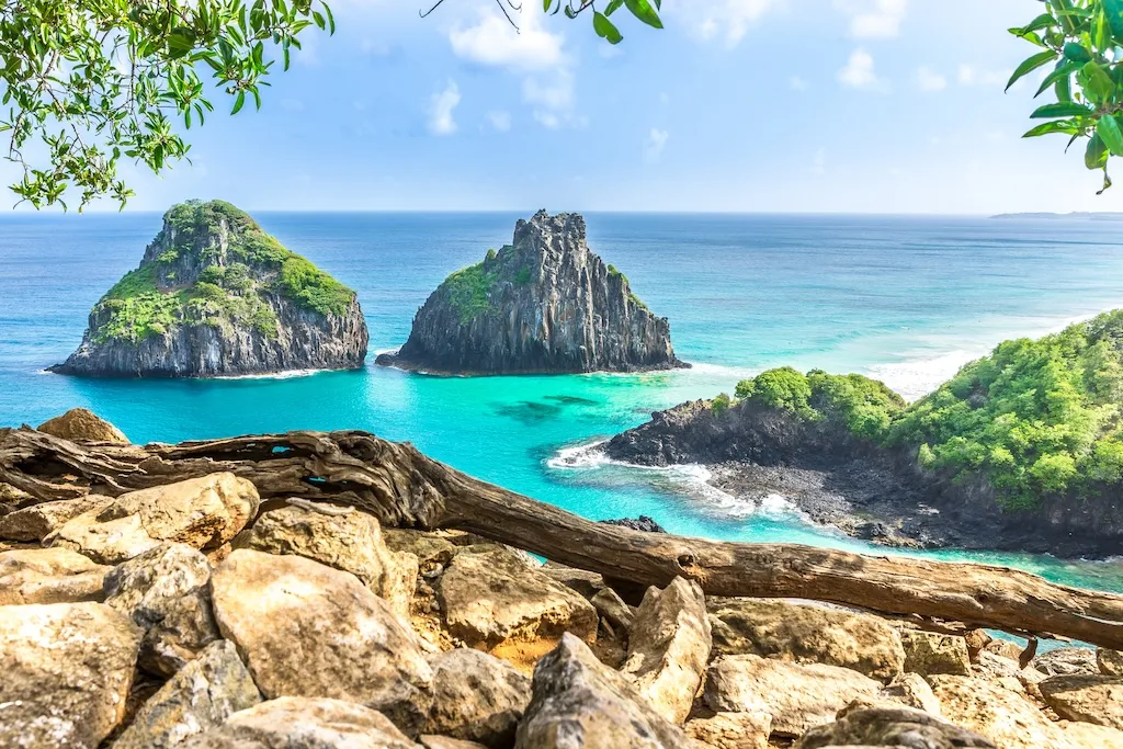 10 Best Beaches in the World – Baía do Sancho with lush cliffs, marine life, and emerald Atlantic waters.
