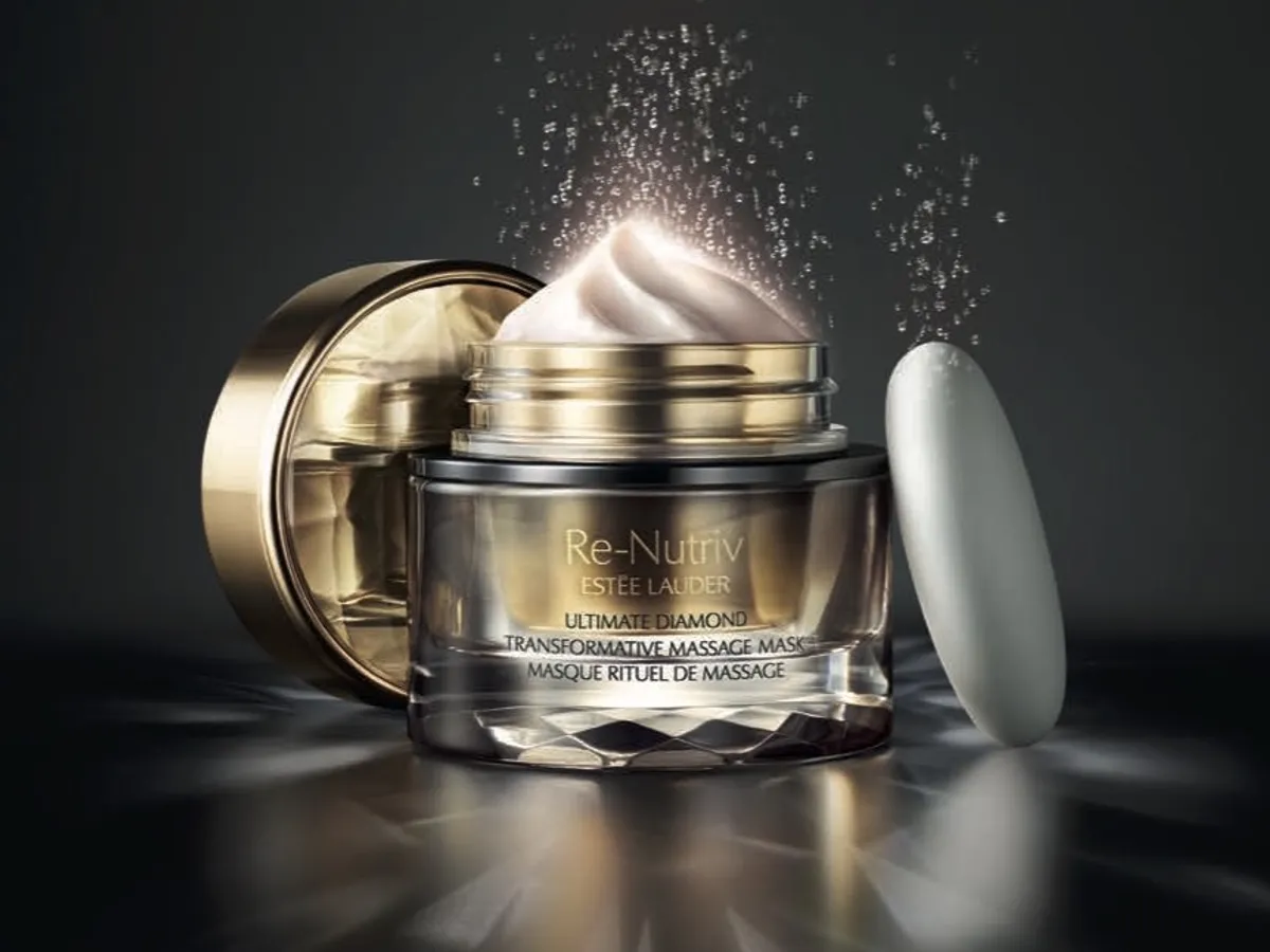 Estée Lauder Re-Nutriv Ultimate Diamond Cream from the 10 Best Luxury Skincare Brands in the World for anti-aging.