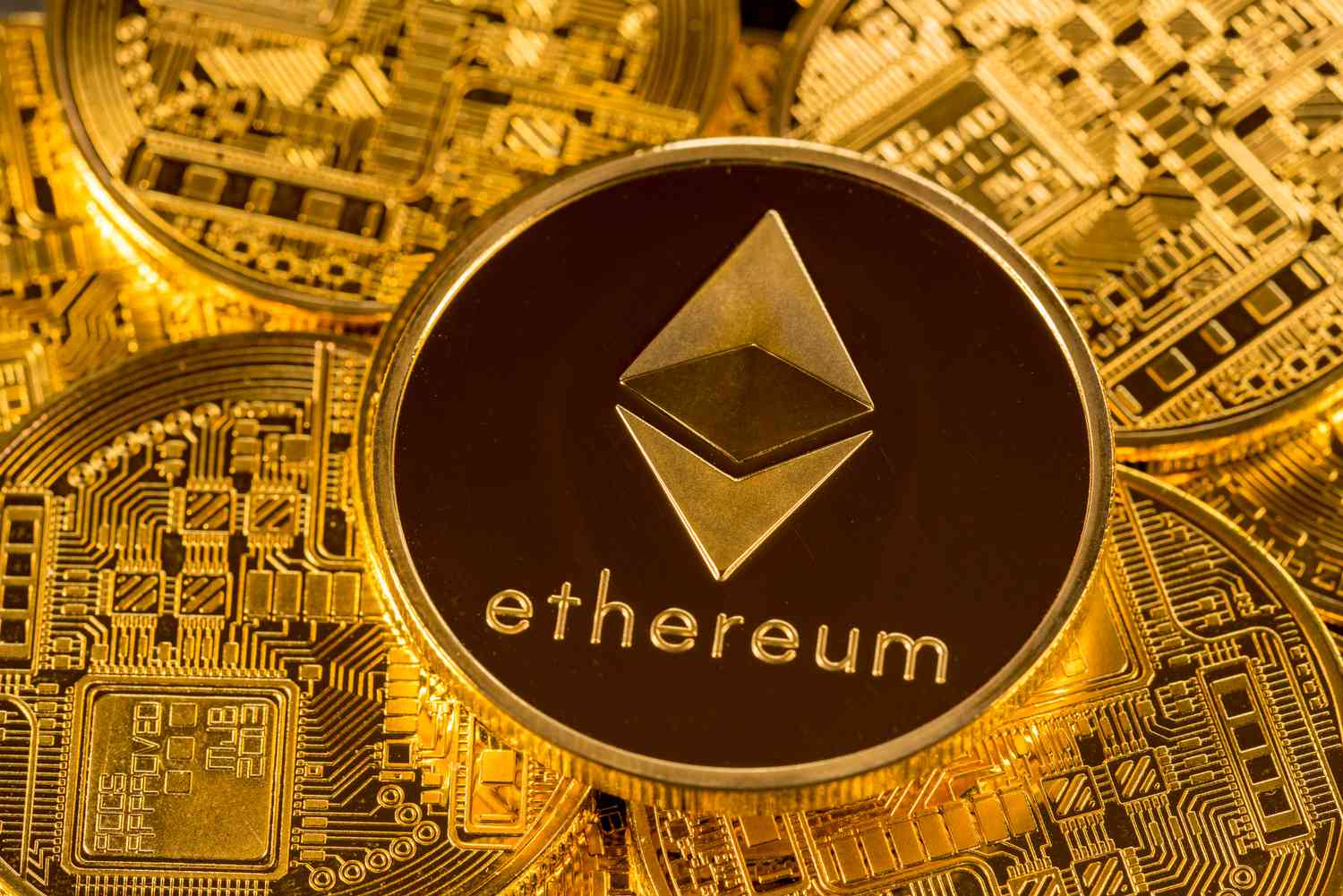 Ethereum symbol highlighting its smart contract dominance in the 10 Top Cryptocurrencies in the World.