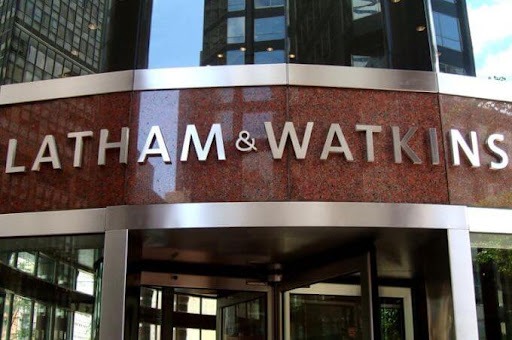 10 Top Largest Law Firms in the World – Latham & Watkins LLP office with global lawyers handling M&A and litigation cases.