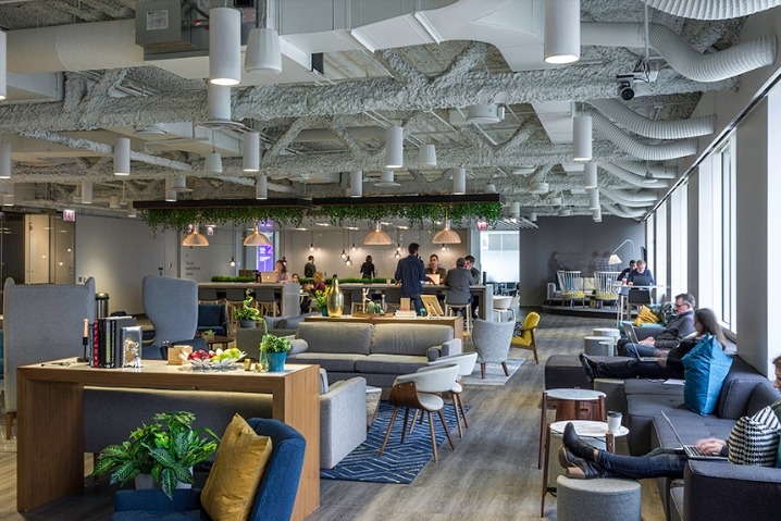 Leo Burnett creative team at work, underscoring its status in the 10 Top Marketing Agencies in the World.