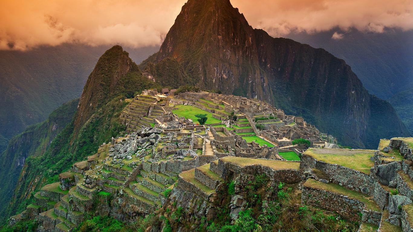 10 Top Tourist Attractions in the World – Machu Picchu's mystical Incan ruins in Peru.