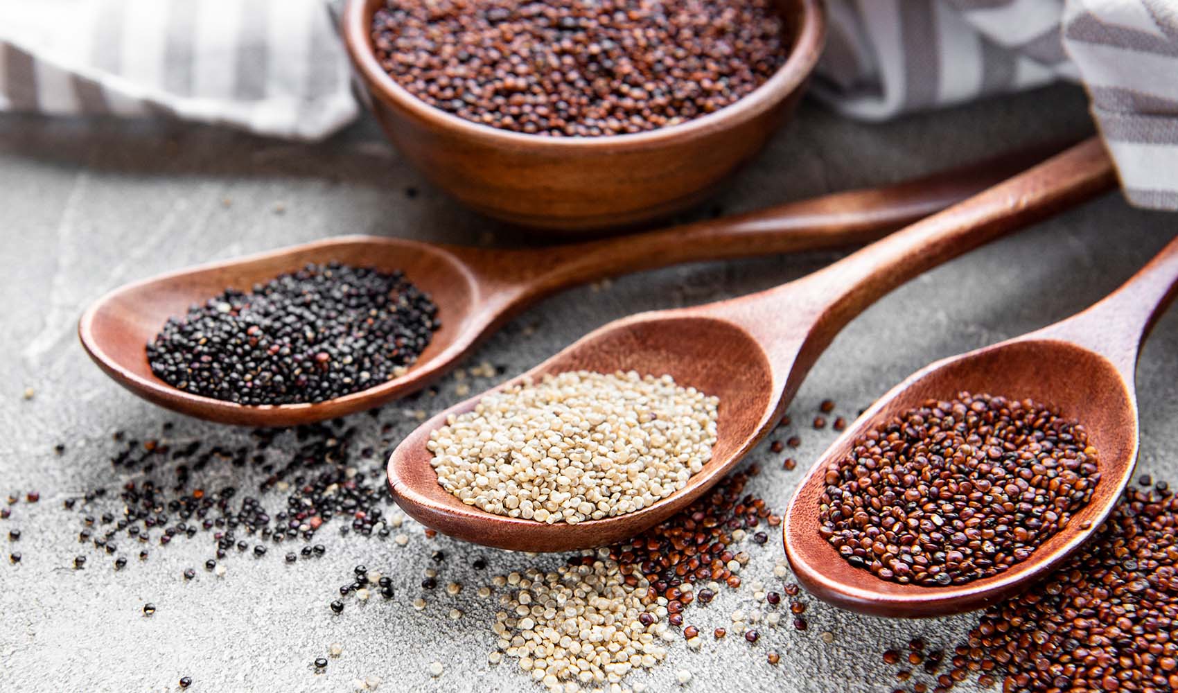 10 Top Superfoods in the World – Quinoa, a complete protein rich in fiber and magnesium for weight loss.