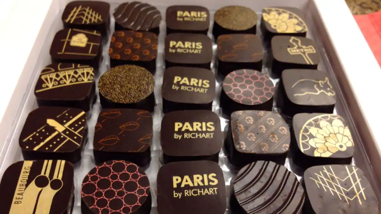 Richart bonbons with artistic design and delicate flavor among the 10 Best Chocolates in the World.