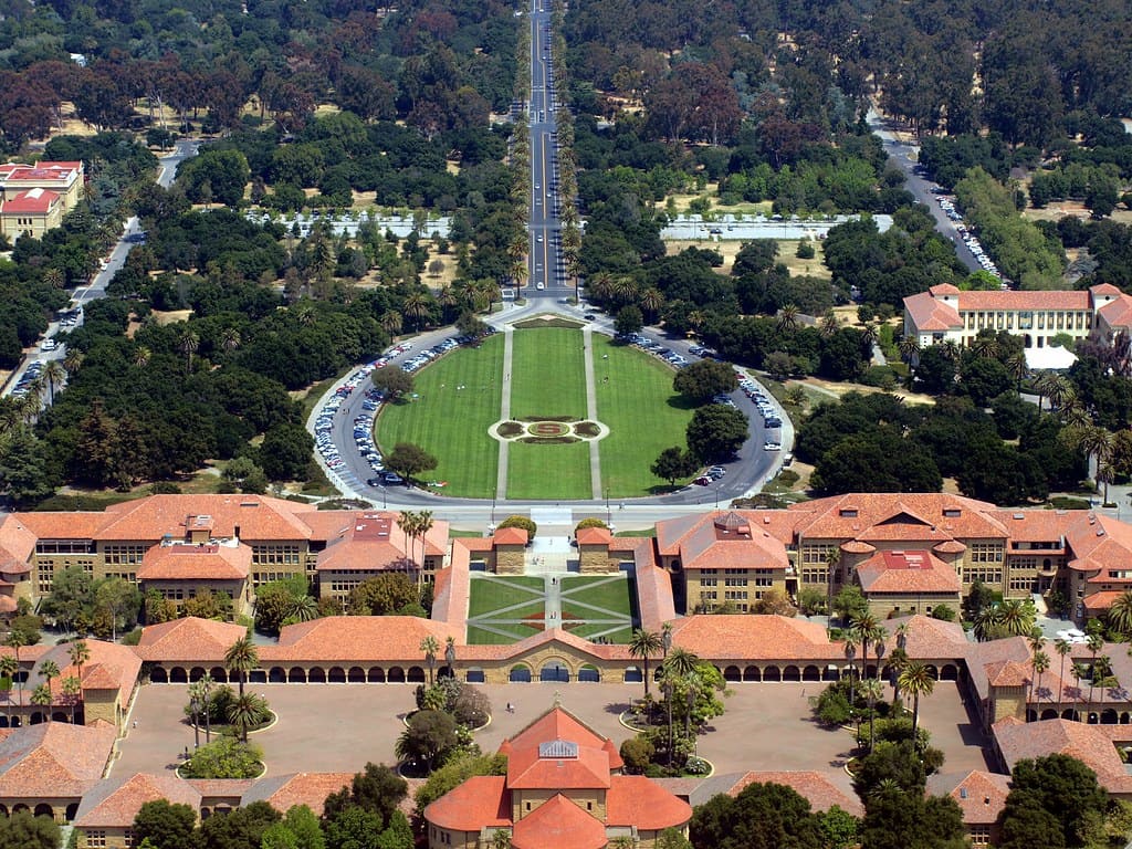 Stanford University aerial view – 10 Best Universities in the World for business, AI, and innovation.