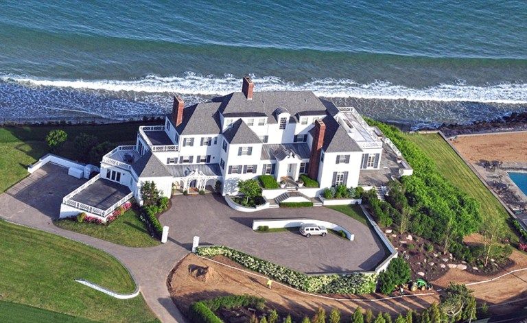 Taylor Swift’s Rhode Island mansion from the 10 Most Famous Celebrity Homes, famous for seaside views and summer parties.