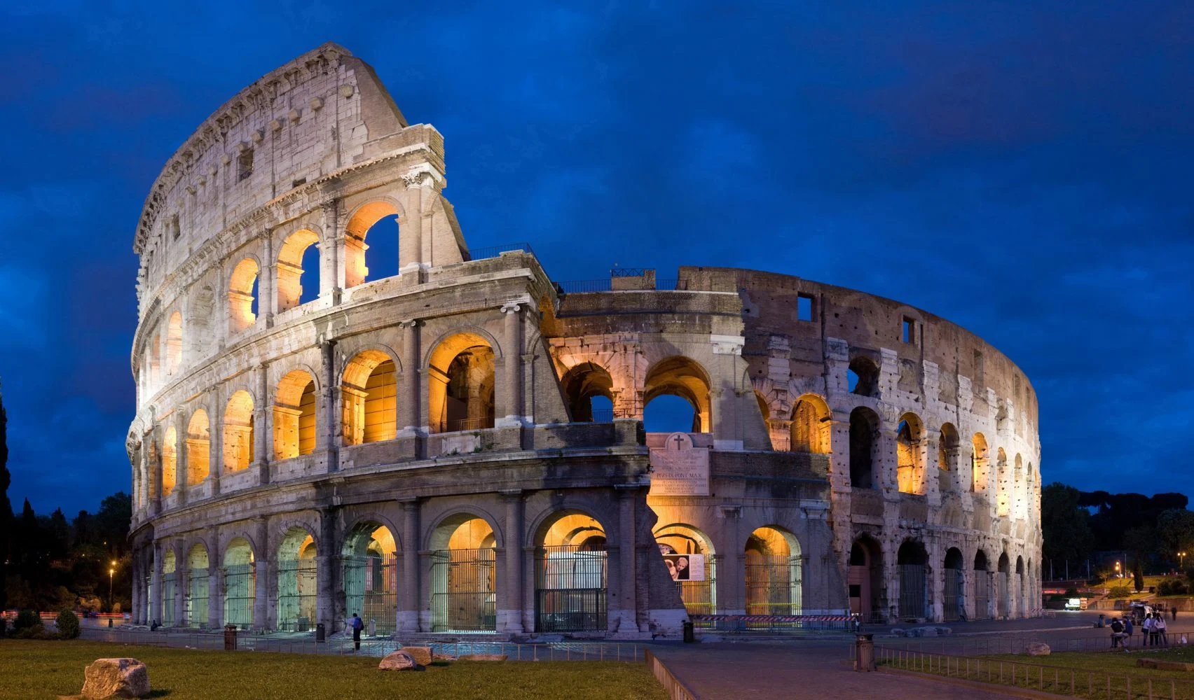 10 Top Tourist Attractions in the World – The Colosseum in Rome, iconic gladiator arena.