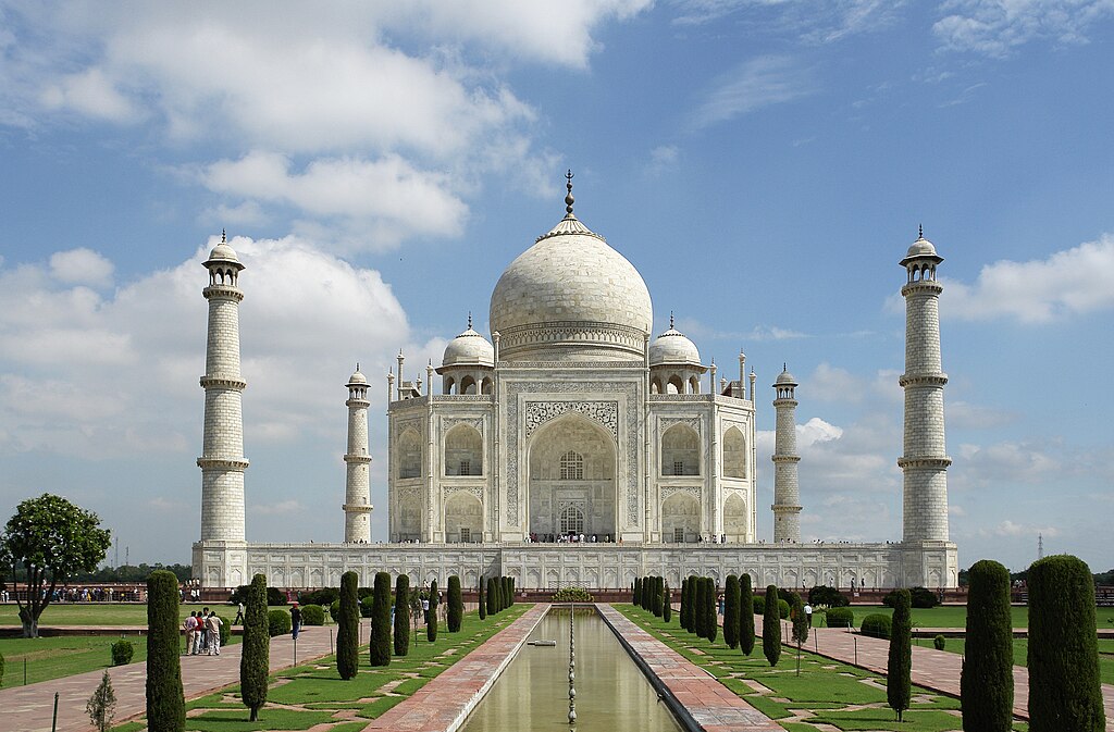 10 Top Tourist Attractions in the World – Taj Mahal, the symbol of eternal love in India.
