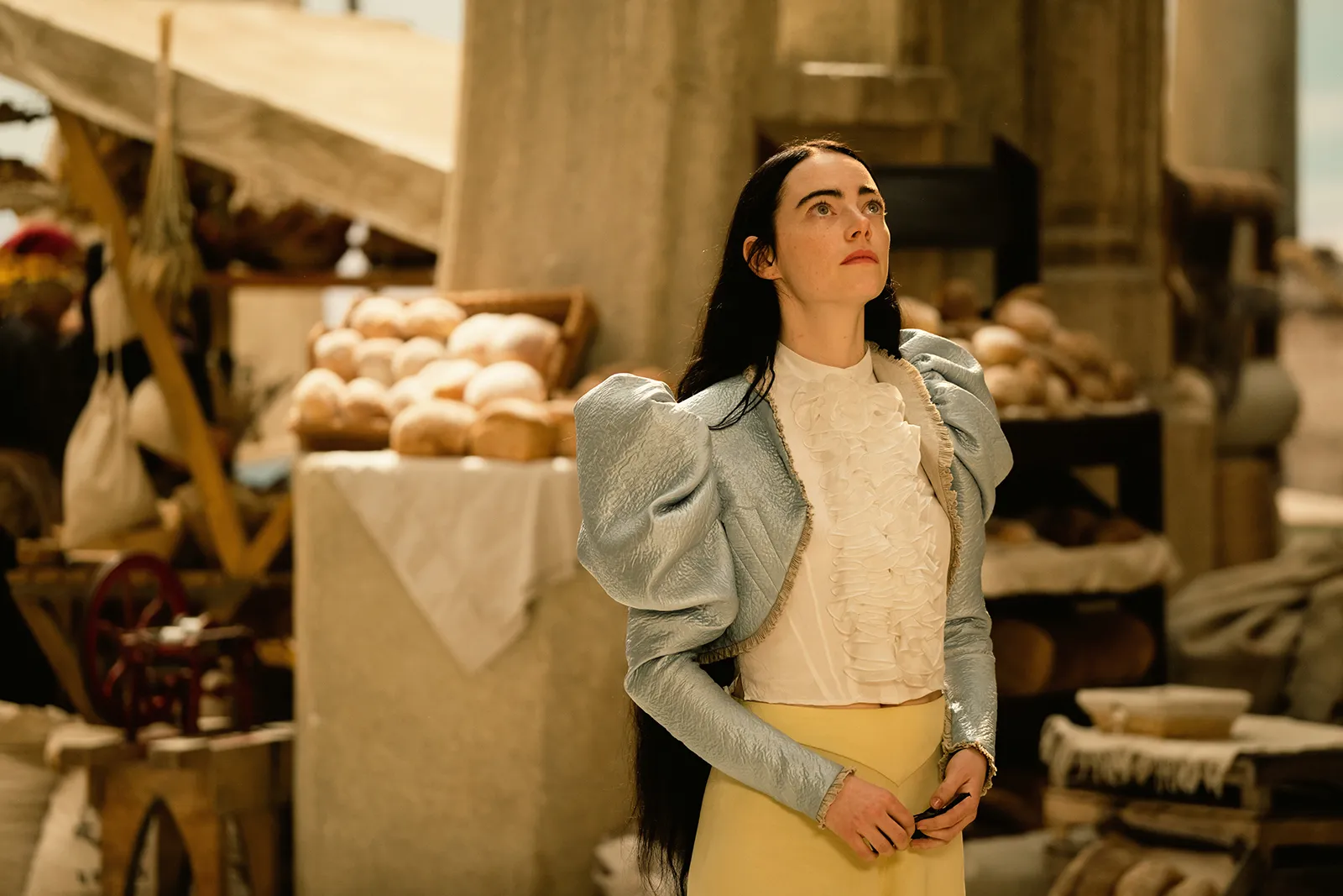 Emma Stone included in the 10 Most Famous Actresses in the World, Oscar winner known for La La Land and Easy A.