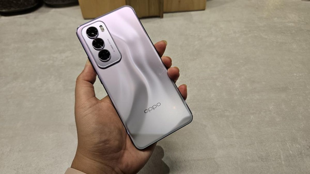Oppo mobile phone featured in the top 10 Most Popular Smartphone Brands for camera quality and sleek design.