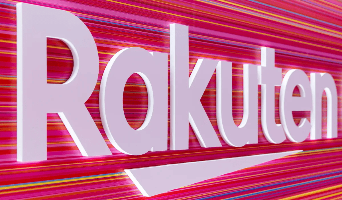 Rakuten Japan homepage with cashback offers, included in the 10 Most Popular Online Shopping Sites for global users.