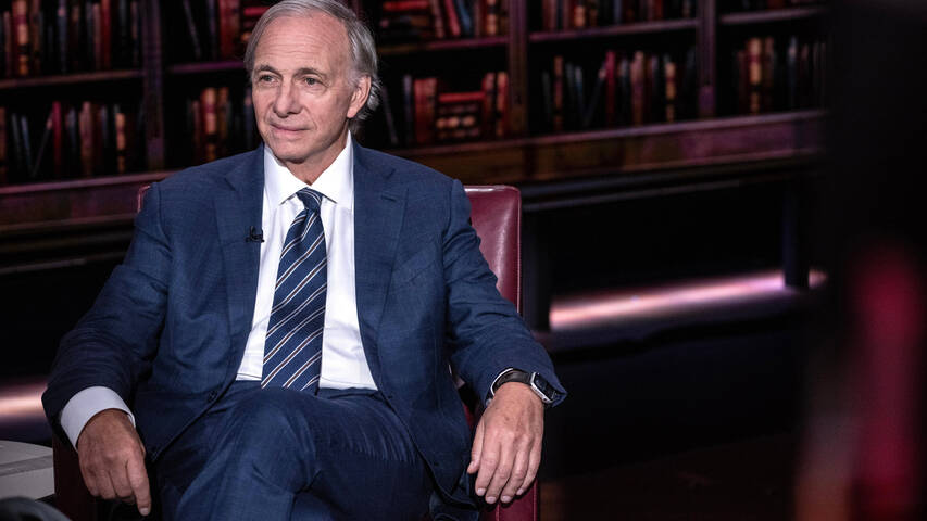 Ray Dalio speaking on global macroeconomics – 10 Most Famous Traders in the World.