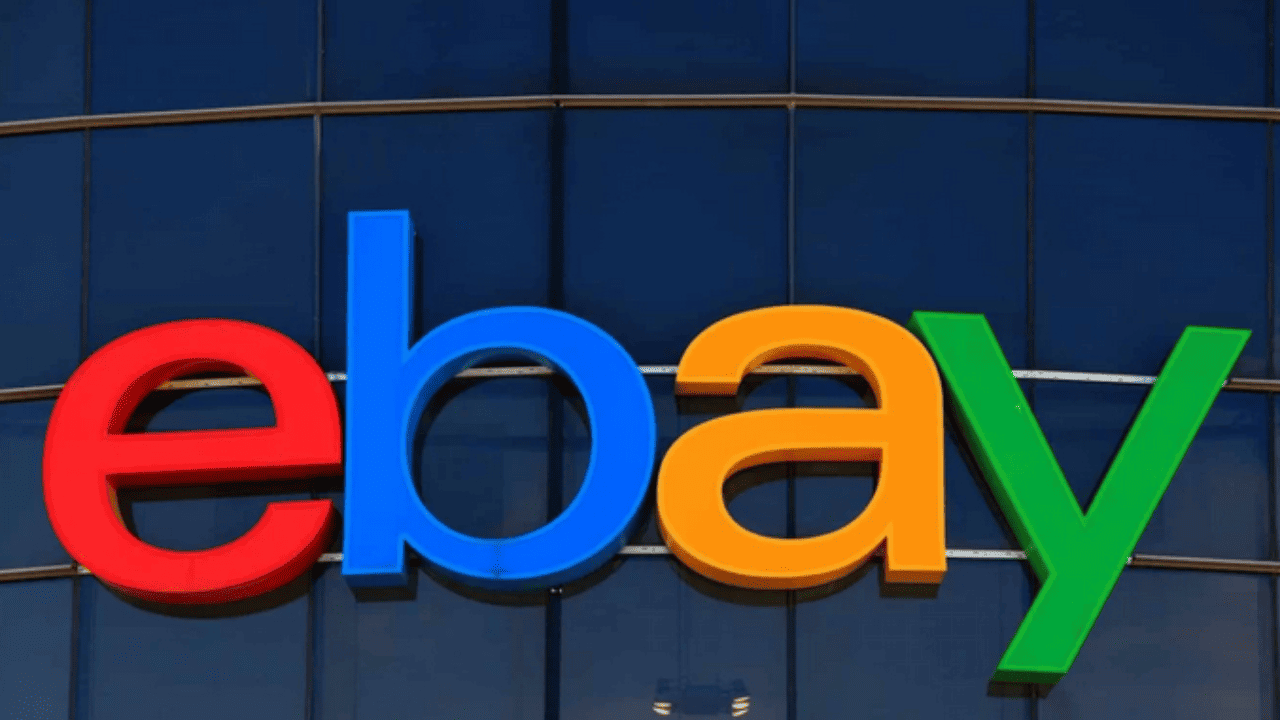 eBay platform signage featured in the 10 Most Popular Online Shopping Sites list.
