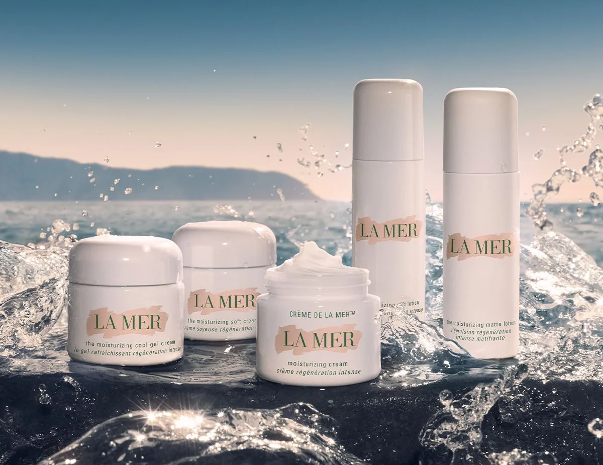 La Mer moisturizer displayed for the Ultimate Luxury Skincare Buying Guide showing elite hydration for dry and mature skin.