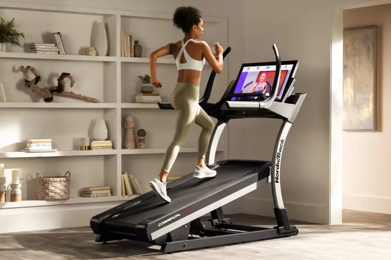 Best High-End Treadmill Buying Guide – NordicTrack X32i with 40% incline, iFit screen, and Reflex cushioning deck.
