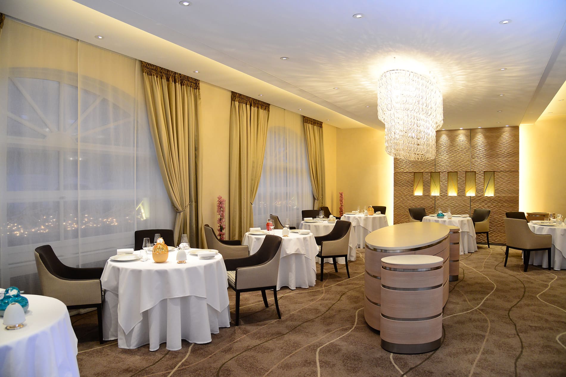 Restaurant de l'Hôtel de Ville – Most Expensive Restaurants in Switzerland, featuring a three-Michelin-star menu at $450+