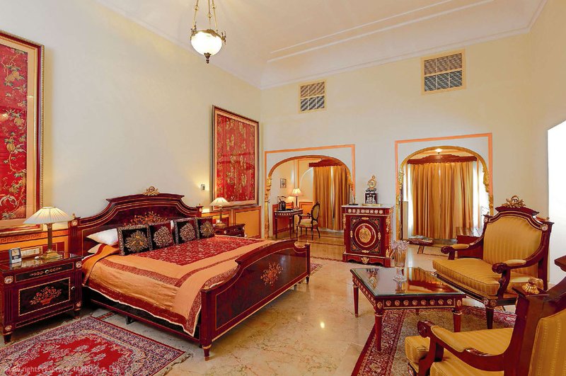 10 Most Expensive Hotels in the World – The Shahi Mahal Suite, Raj Palace Hotel, India – Gold-Plated Royal Experience with Private Museum & Heritage Luxury