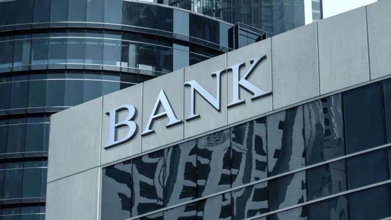 10 Top Banks in the World - Leading Global Financial Institutions Ranked by Assets and Services.