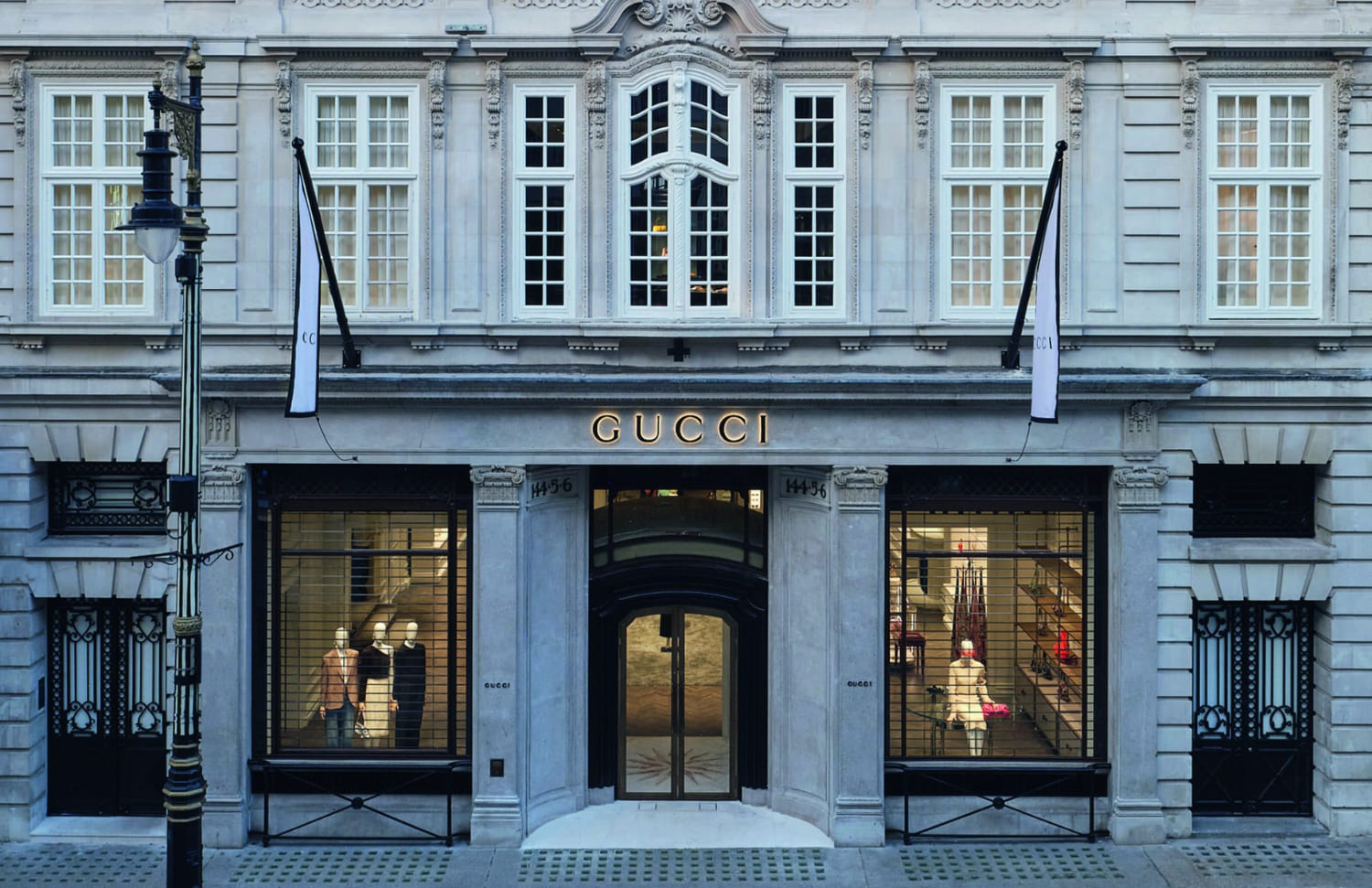 10 Best Fashion Brands in the World - Gucci: Italian luxury brand known for bold designs, eccentric prints, and the iconic GG logo in high fashion.