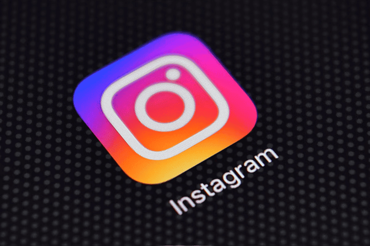Instagram app logo illustrating its visual appeal and ranking in the 10 Most Popular Websites in the World.