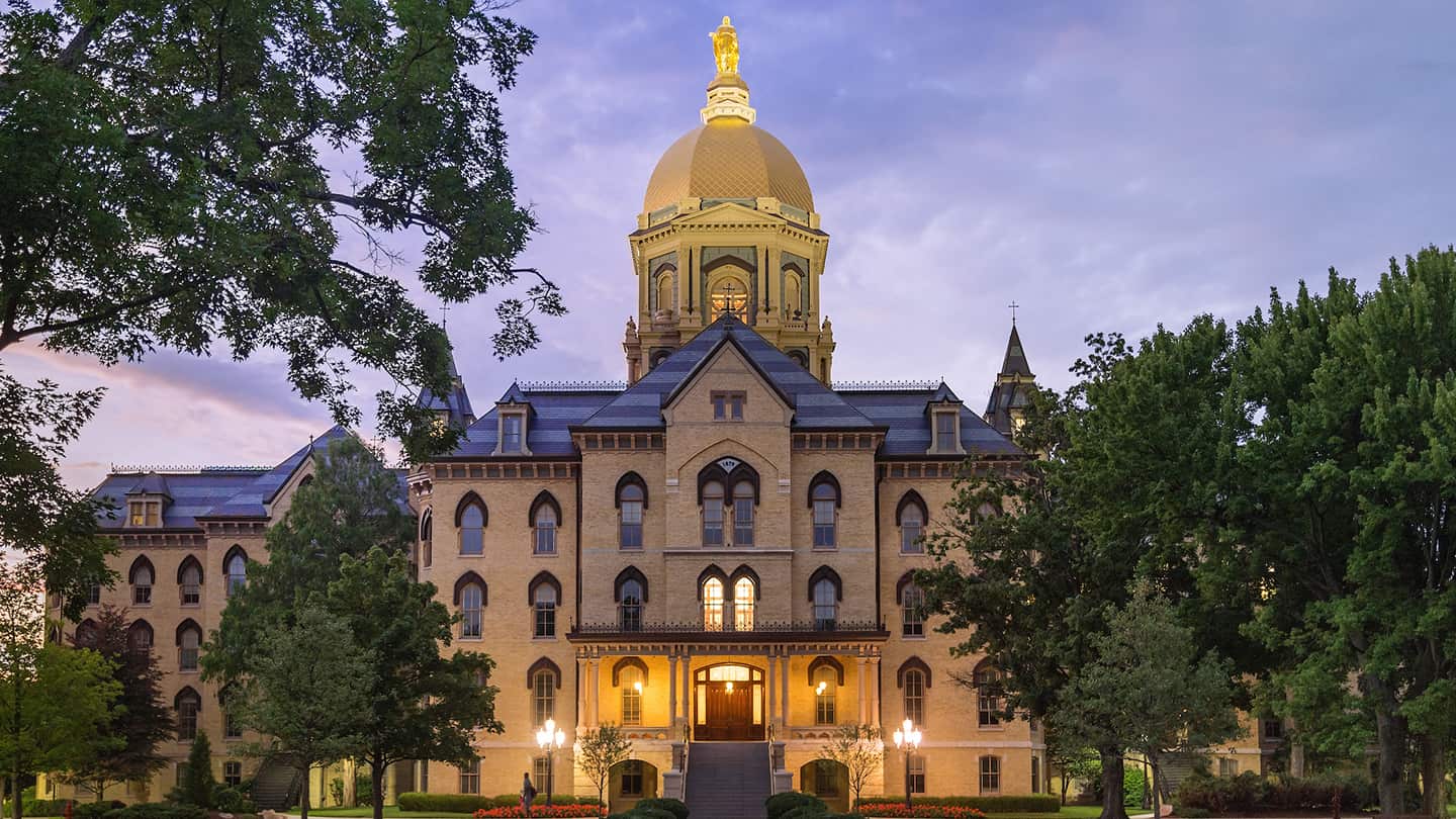 10 Top Richest Universities in the World – Notre Dame, thriving on alumni philanthropy, religious studies, and scholarship endowment growth.