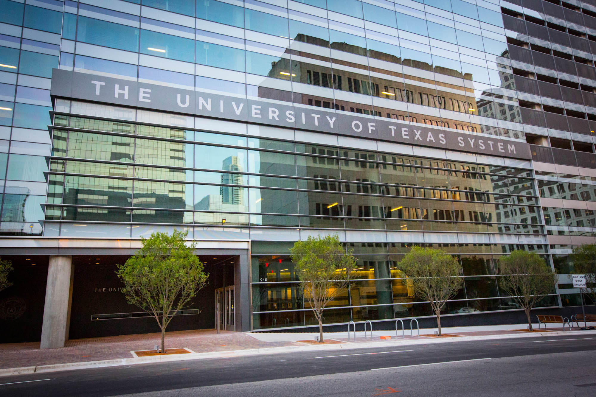 10 Top Richest Universities in the World – University of Texas System, funded by massive oil revenue and strong land grant investments.